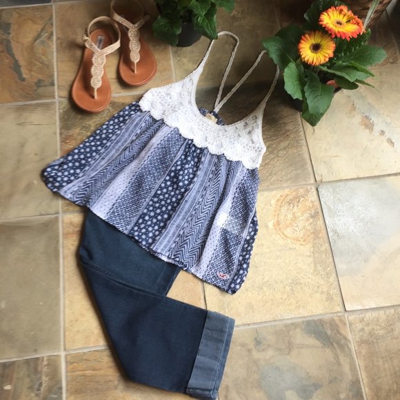 a.n.a. Cuffed-Hem Stretch Crop Jeans (like NEW) - Picture 5 of 11